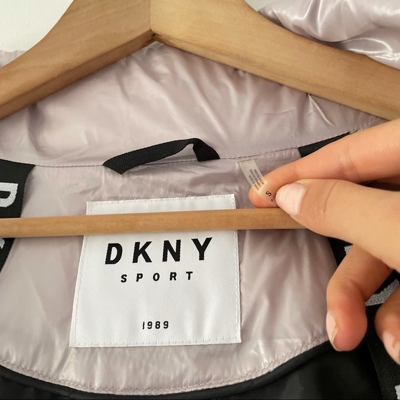 NEW DKNY Hooded Puffer Jacket in Metallic Wren size S - Picture 12 of 12